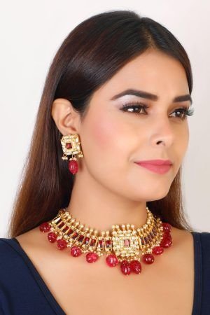 Red Kundan Geometric Pendant Choker Jewellery Set