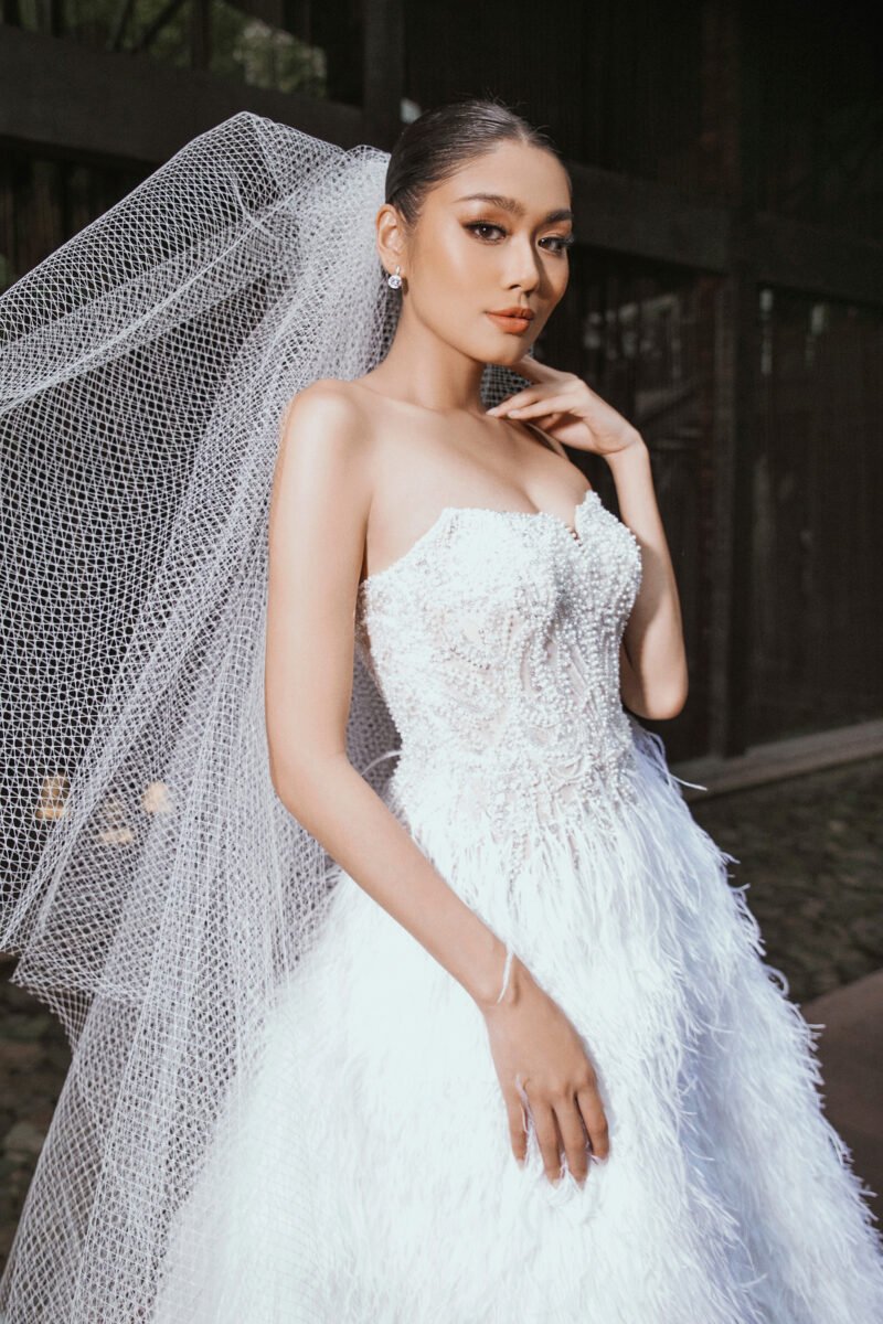 White Feather-Embellished with Sweetheart Neckline Bridal Ball Gown - Image 2